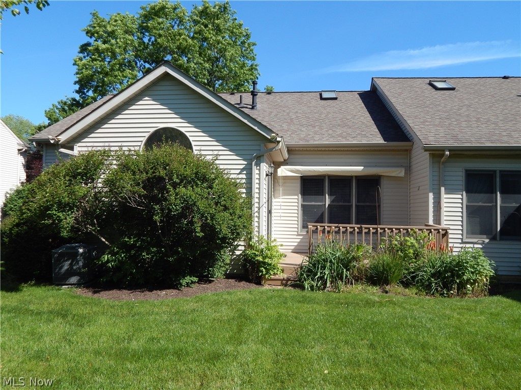 219 Bridgeport Drive Elyria OH 44035