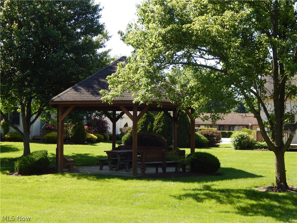 219 Bridgeport Drive Elyria OH 44035
