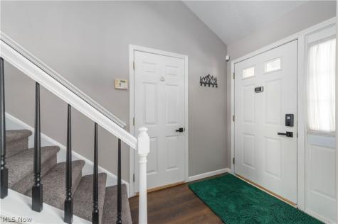 219 Bridgeport Drive Elyria OH 44035