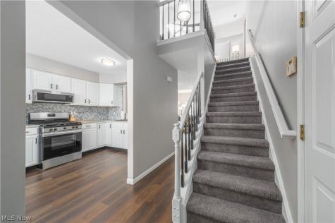 219 Bridgeport Drive Elyria OH 44035