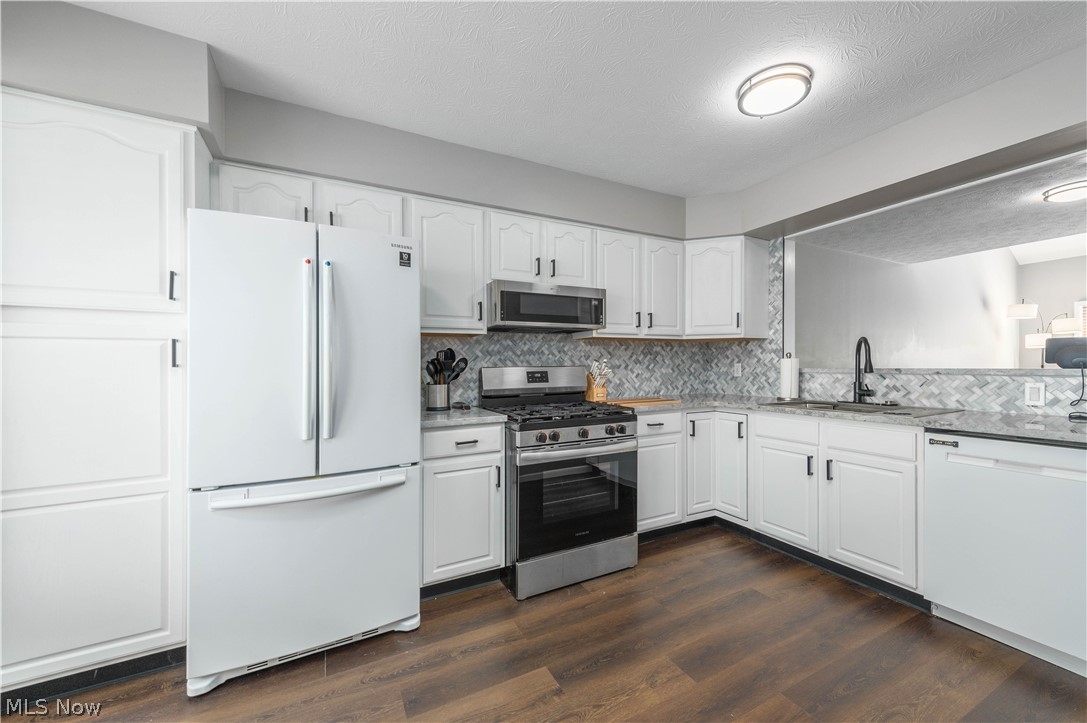 219 Bridgeport Drive Elyria OH 44035