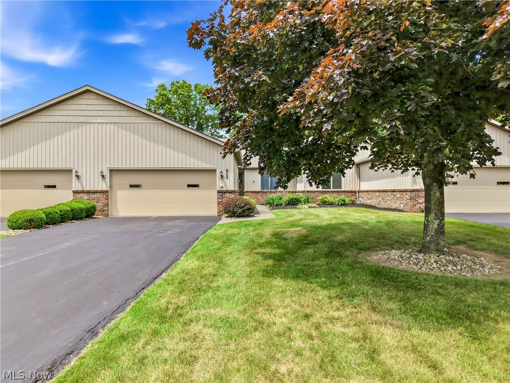 1453 Tripodi Circle Niles OH 44446