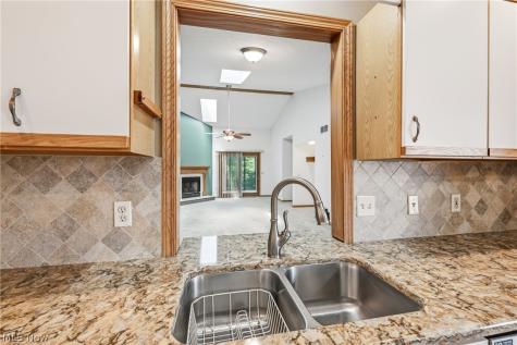 1453 Tripodi Circle Niles OH 44446