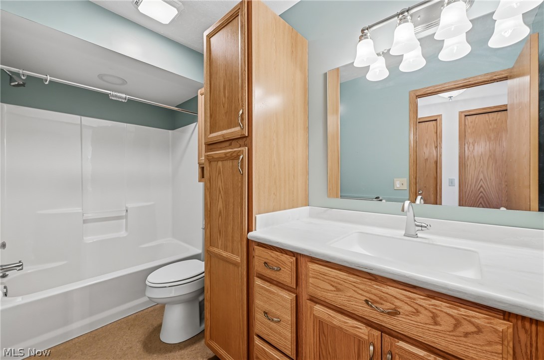 1453 Tripodi Circle Niles OH 44446