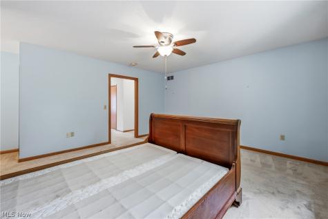 1453 Tripodi Circle Niles OH 44446