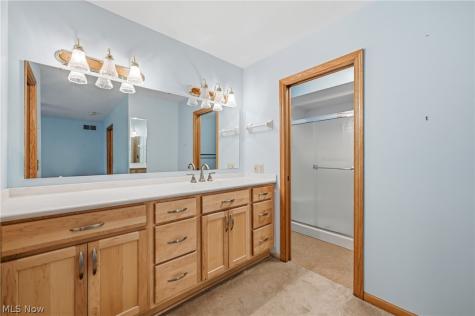 1453 Tripodi Circle Niles OH 44446