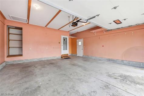1453 Tripodi Circle Niles OH 44446