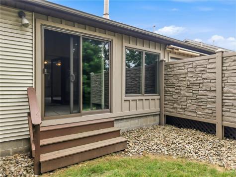 1453 Tripodi Circle Niles OH 44446