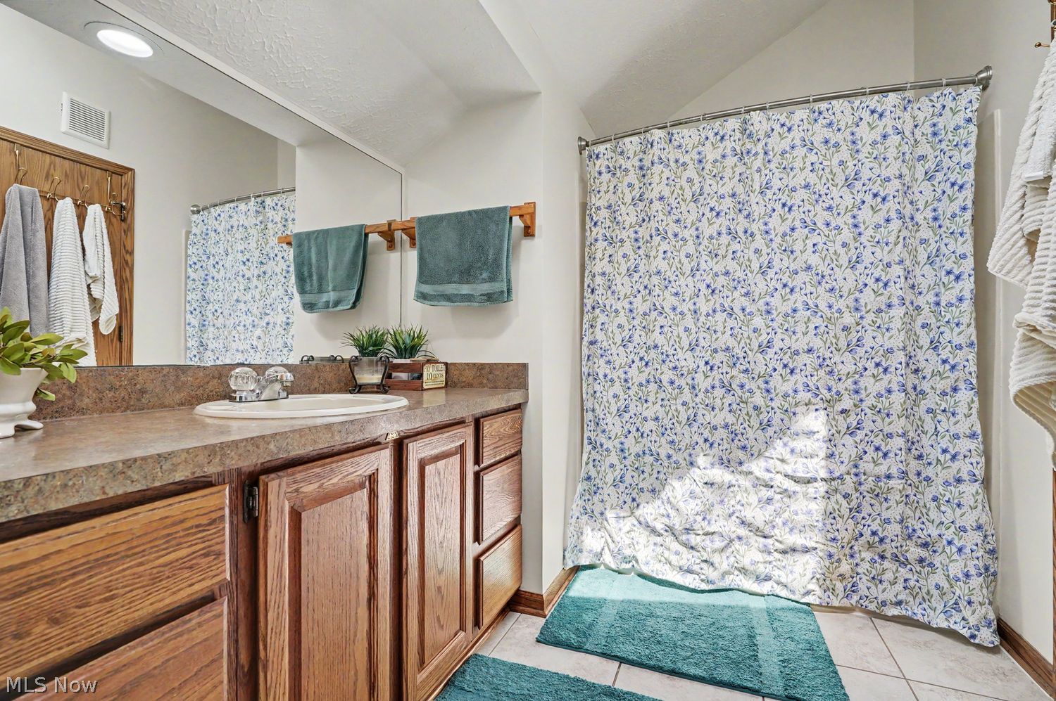 2175 Pinebrook Trail Cuyahoga Falls OH 44223