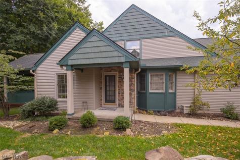 904 Hampton Court Northfield OH 44067