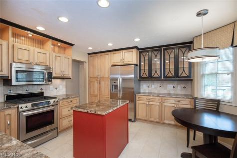 904 Hampton Court Northfield OH 44067