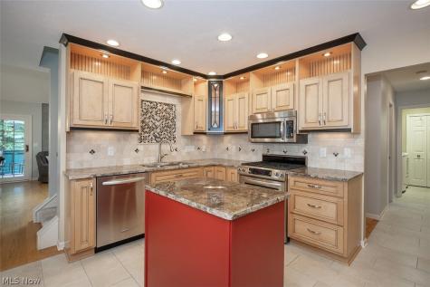 904 Hampton Court Northfield OH 44067