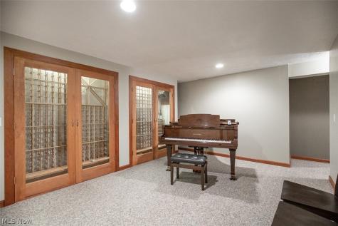 904 Hampton Court Northfield OH 44067