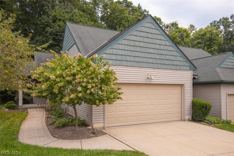 904 Hampton Court Northfield OH 44067
