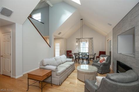 904 Hampton Court Northfield OH 44067