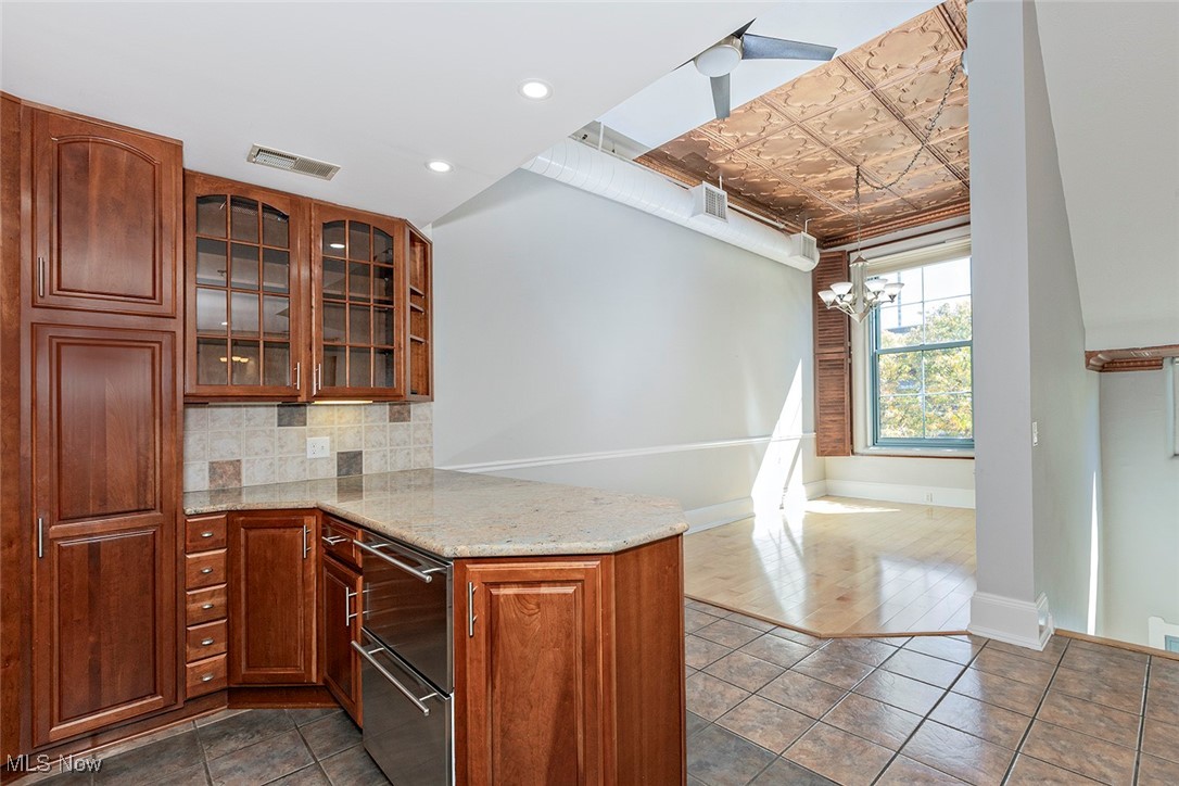 408 W Saint Clair Avenue Cleveland OH 44113