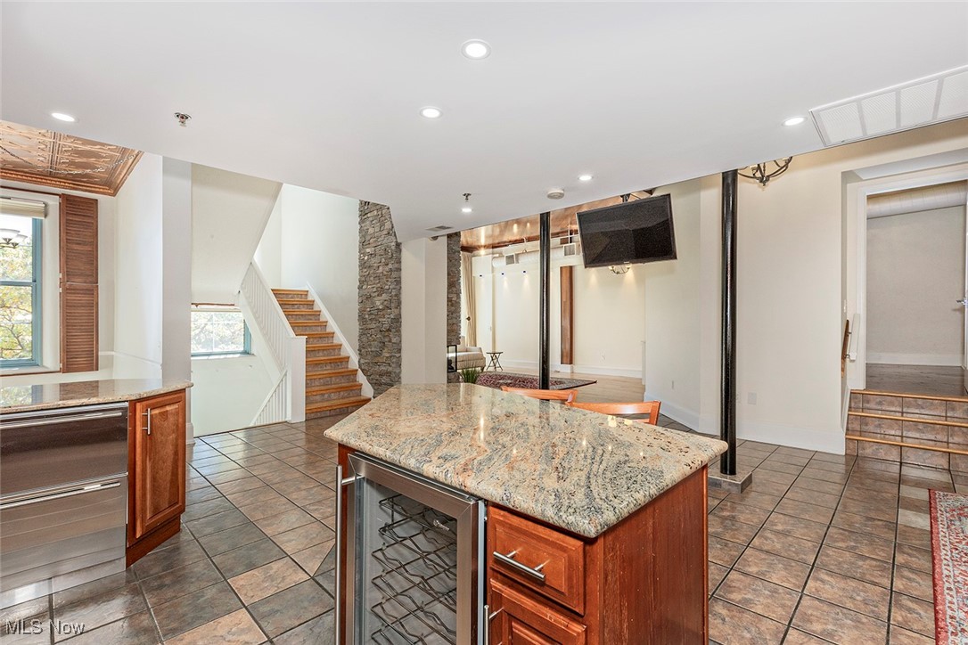 408 W Saint Clair Avenue Cleveland OH 44113