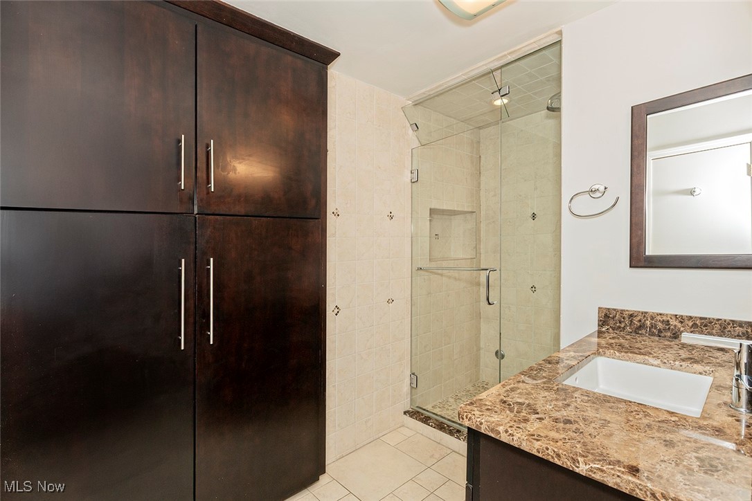 408 W Saint Clair Avenue Cleveland OH 44113