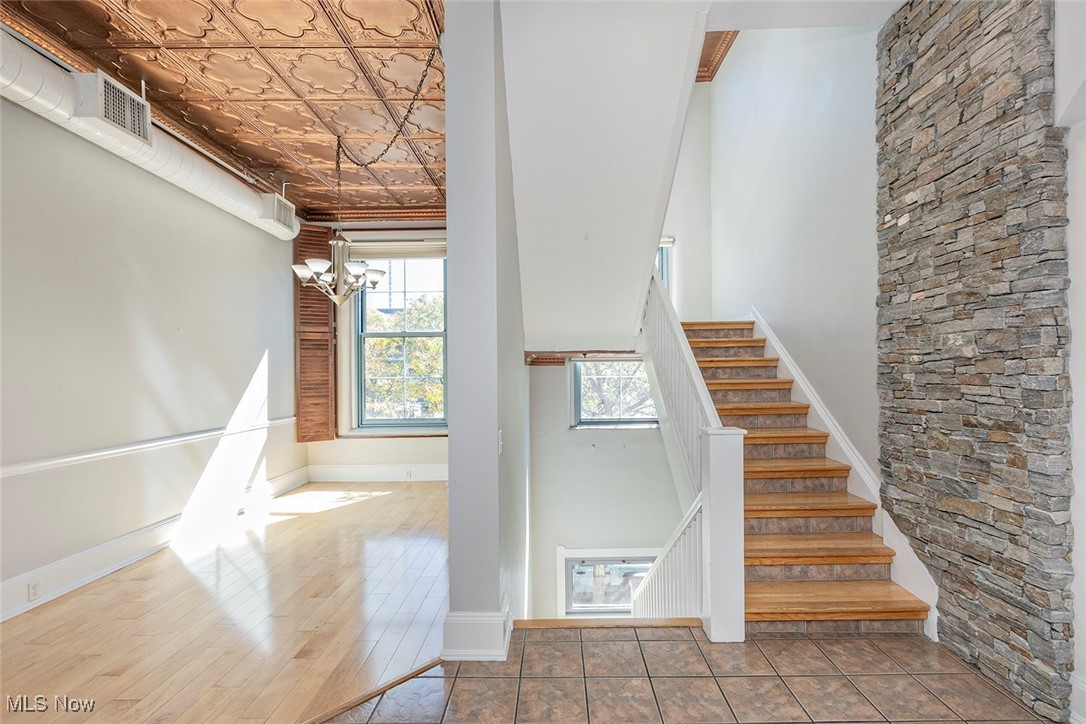 408 W Saint Clair Avenue Cleveland OH 44113