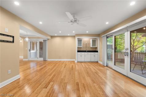 19245 Briarwood Lane Strongsville OH 44149