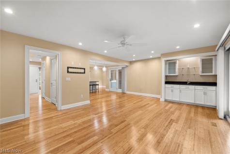 19245 Briarwood Lane Strongsville OH 44149