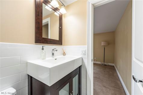 19245 Briarwood Lane Strongsville OH 44149