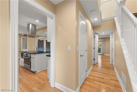 19245 Briarwood Lane Strongsville OH 44149
