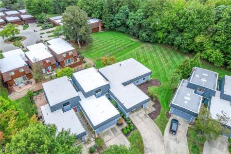 19245 Briarwood Lane Strongsville OH 44149