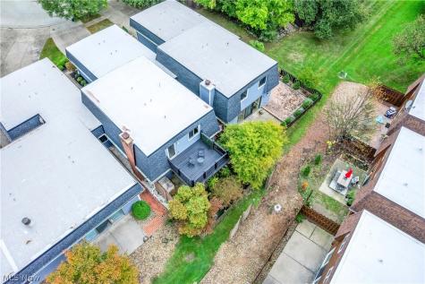 19245 Briarwood Lane Strongsville OH 44149