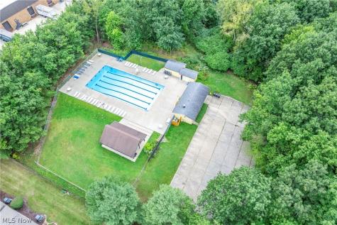 19245 Briarwood Lane Strongsville OH 44149