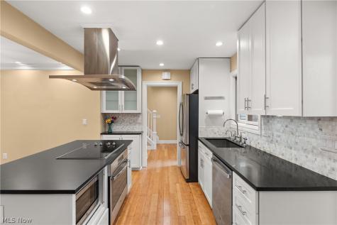 19245 Briarwood Lane Strongsville OH 44149
