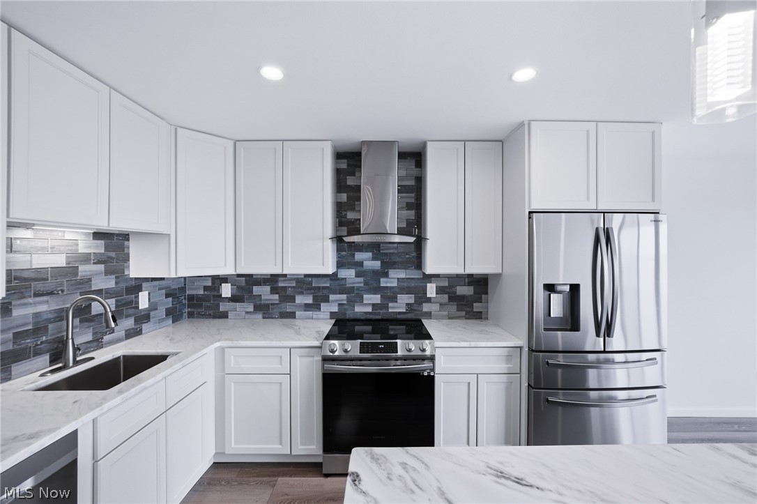 12520 Edgewater Drive Lakewood OH 44107