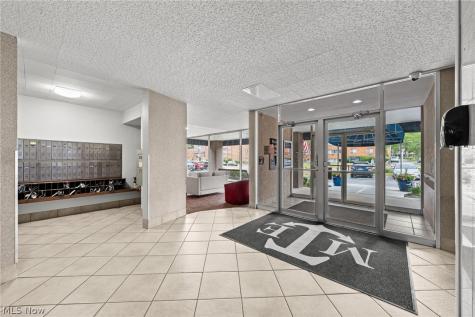 12520 Edgewater Drive Lakewood OH 44107