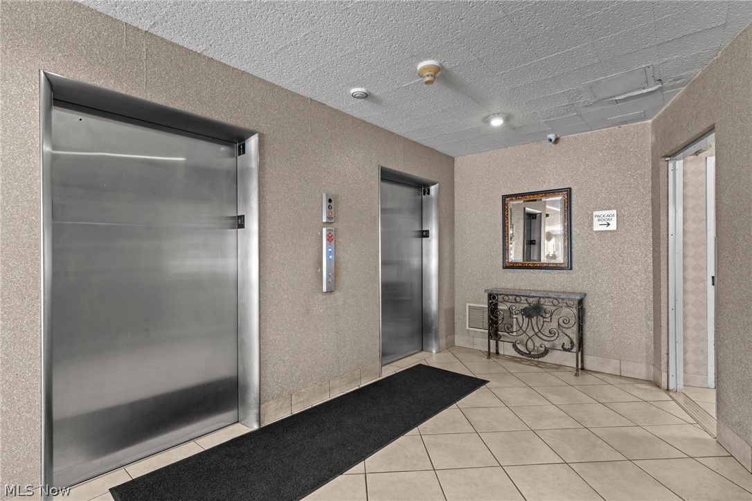 12520 Edgewater Drive Lakewood OH 44107