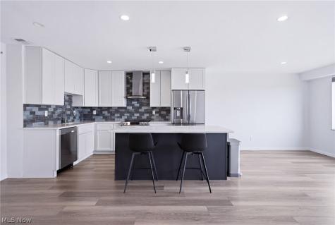 12520 Edgewater Drive Lakewood OH 44107
