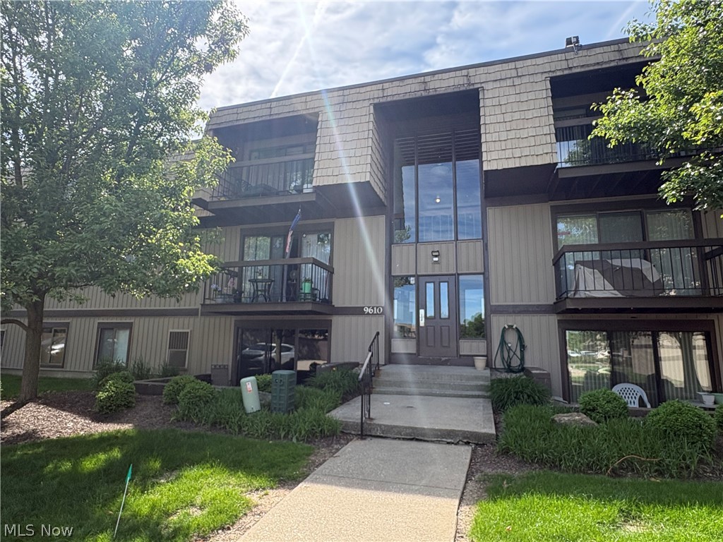 9610 Cove Drive North Royalton OH 44133