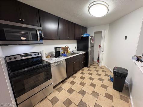 9610 Cove Drive North Royalton OH 44133