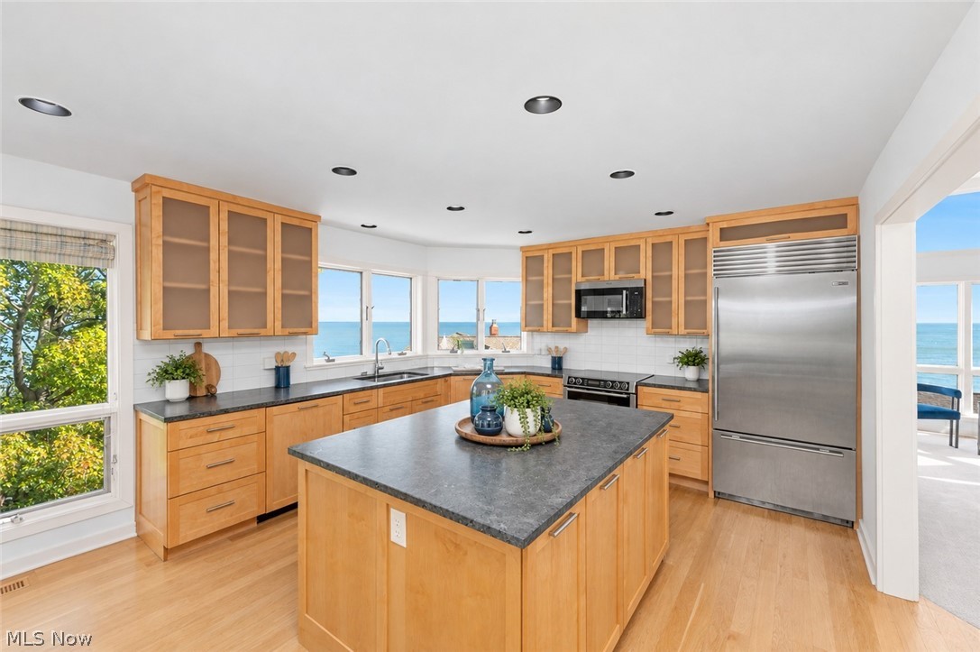 401 Darbys Run Bay Village OH 44140