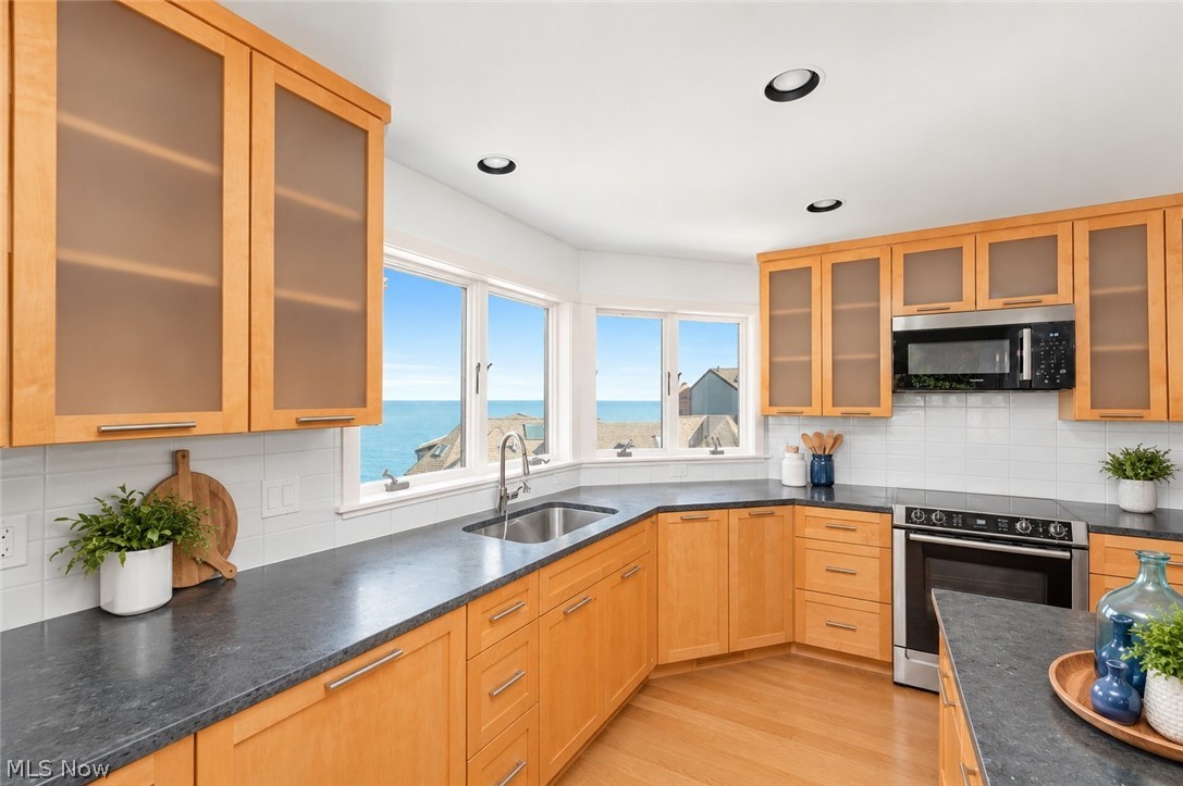 401 Darbys Run Bay Village OH 44140