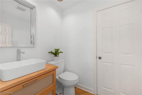401 Darbys Run Bay Village OH 44140