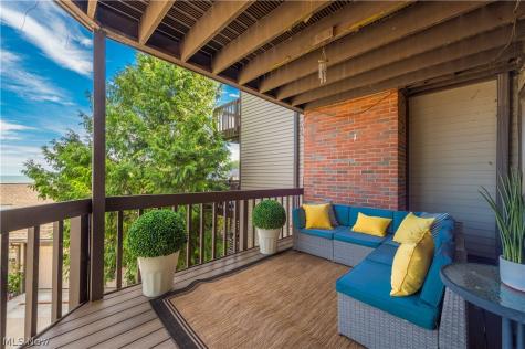 401 Darbys Run Bay Village OH 44140