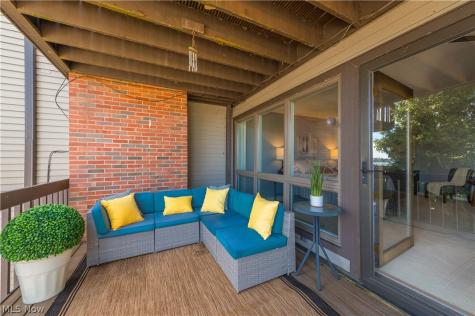 401 Darbys Run Bay Village OH 44140