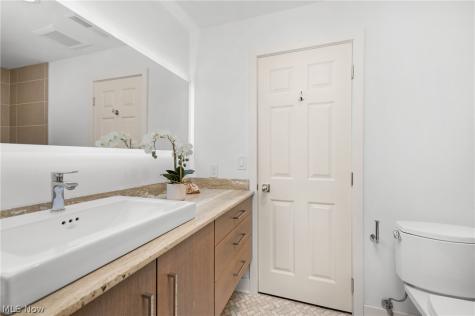 401 Darbys Run Bay Village OH 44140