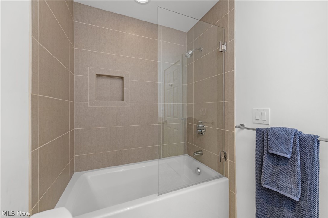 401 Darbys Run Bay Village OH 44140