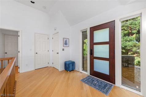 401 Darbys Run Bay Village OH 44140