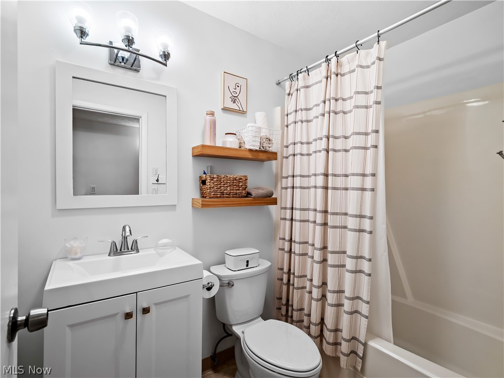 4809 Scotch Pine Way North Ridgeville OH 44039
