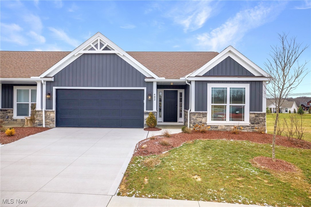 482 Meadow Trail SW Hartville OH 44632