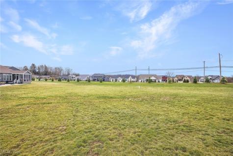 482 Meadow Trail SW Hartville OH 44632