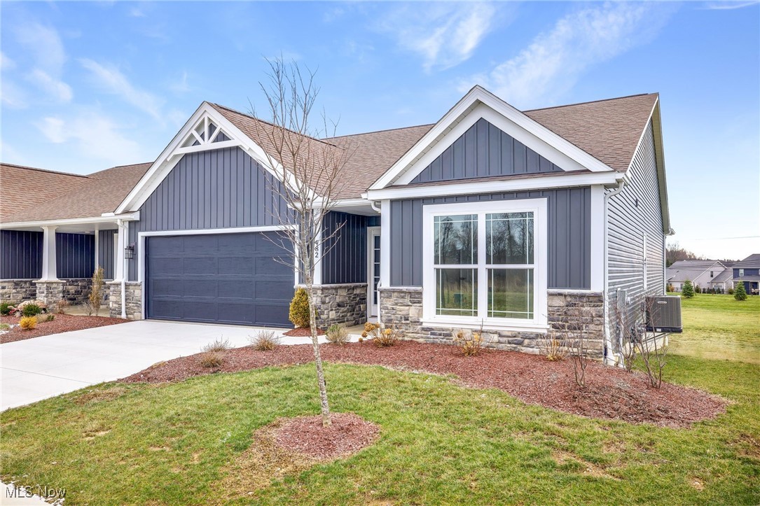 482 Meadow Trail SW Hartville OH 44632