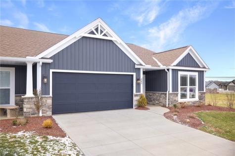 482 Meadow Trail SW Hartville OH 44632